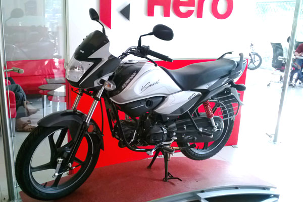 hero splendor ismart on road price