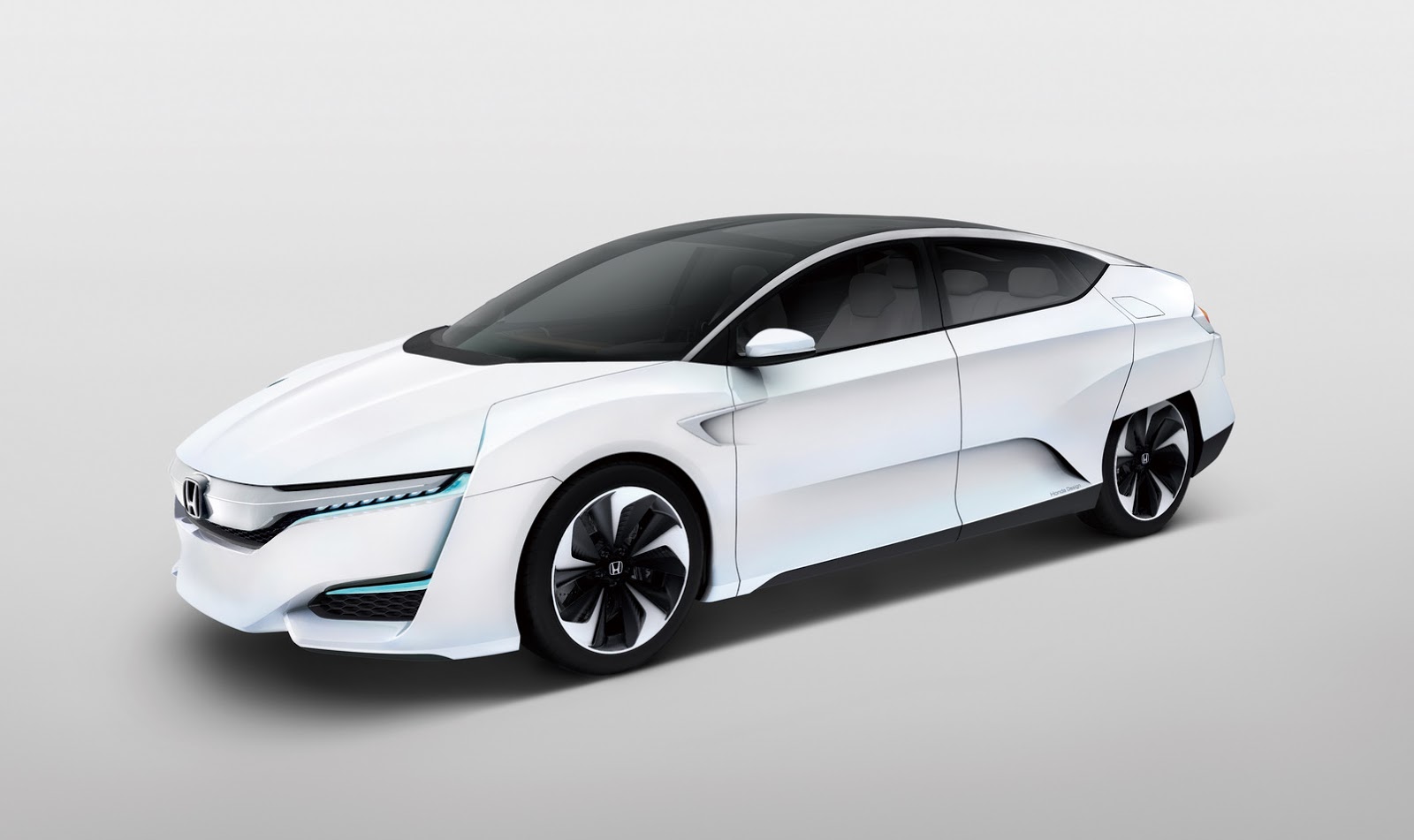 Hydrogen-powered Honda FCV unveiled | Car News | Mid-size Saloons ...