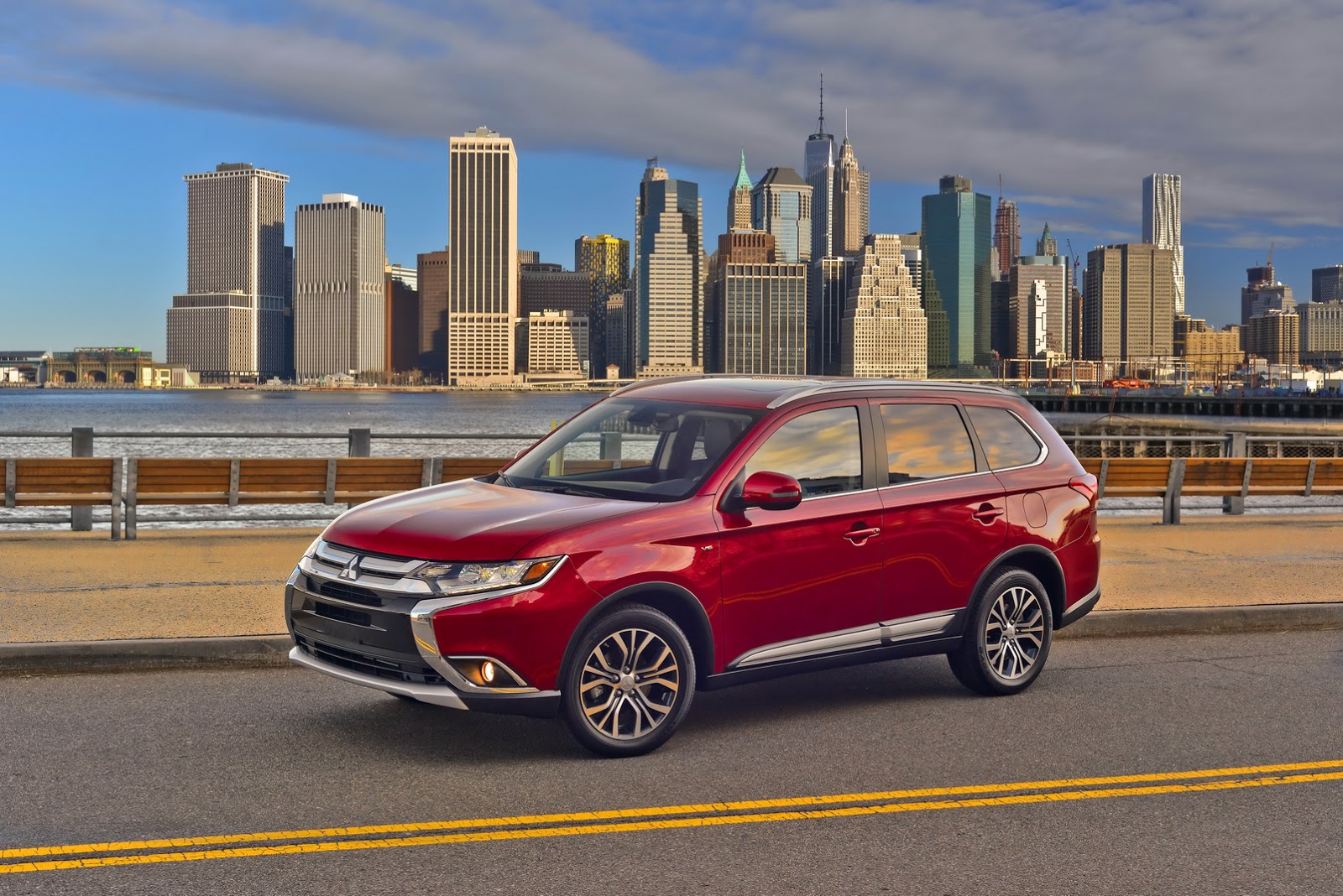 Mitsubishi Outlander facelift photo gallery  Car Gallery  SUV 