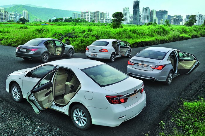Hyundai sonata 2012 vs honda accord india